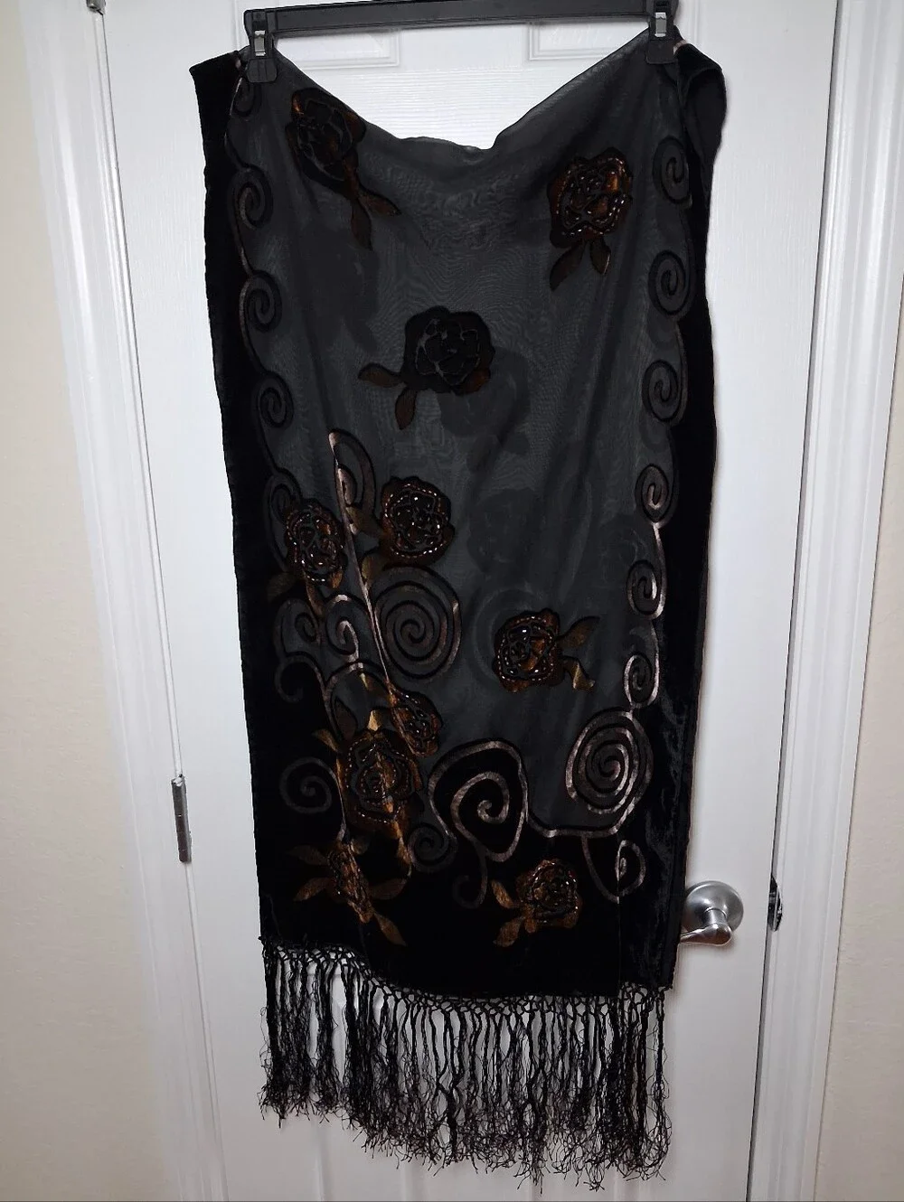 Unbranded Velvet Burnout Scarf/Shawl w/Beaded Rose Motif and Delicate Fringe